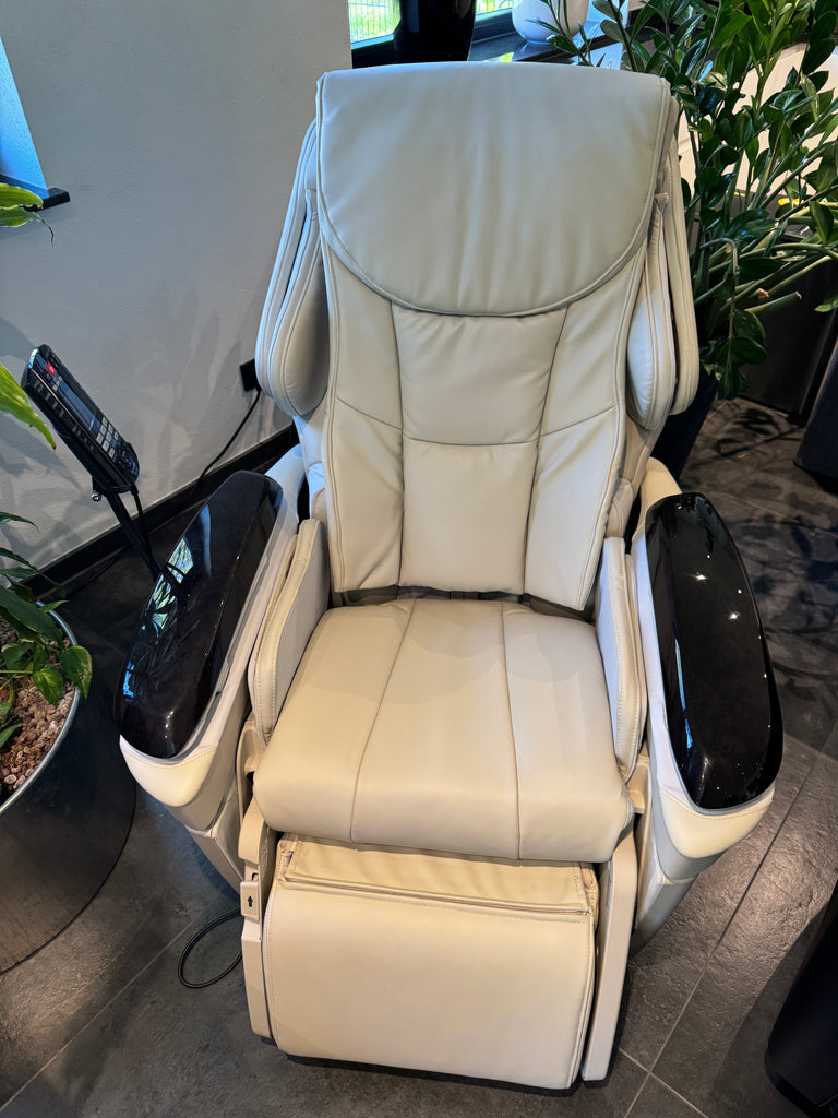 Màn hình đá nóng Panasonic EP-MA70CX802 Real Pro màu be