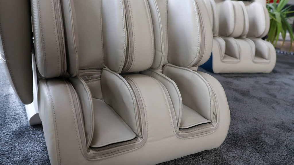 Miếng lót giày êm ái giúp giảm áp lực lên bàn chân.